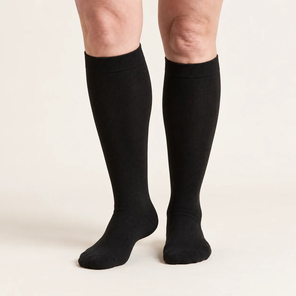 Lovelle Lift compression socks in Black – front view – knee-high with soft-knit cuff