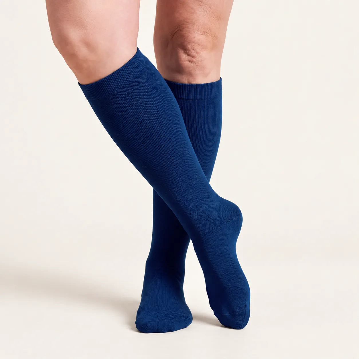Lovelle Lift compression socks in the Navy design