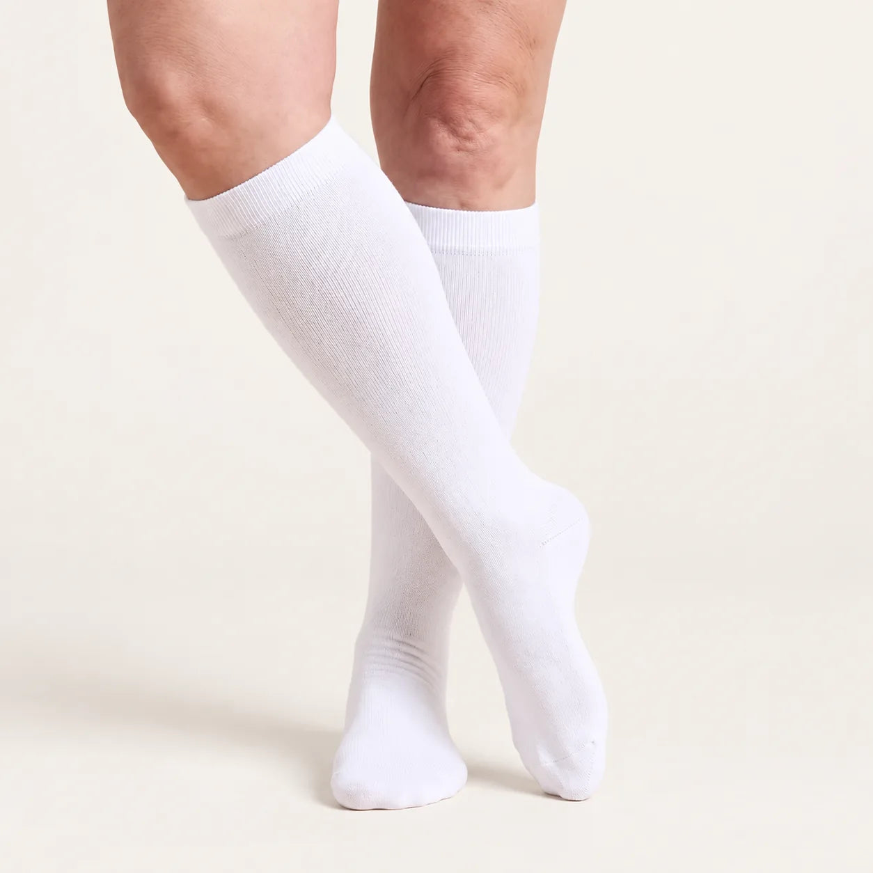 Lovelle Lift compression socks in the White design