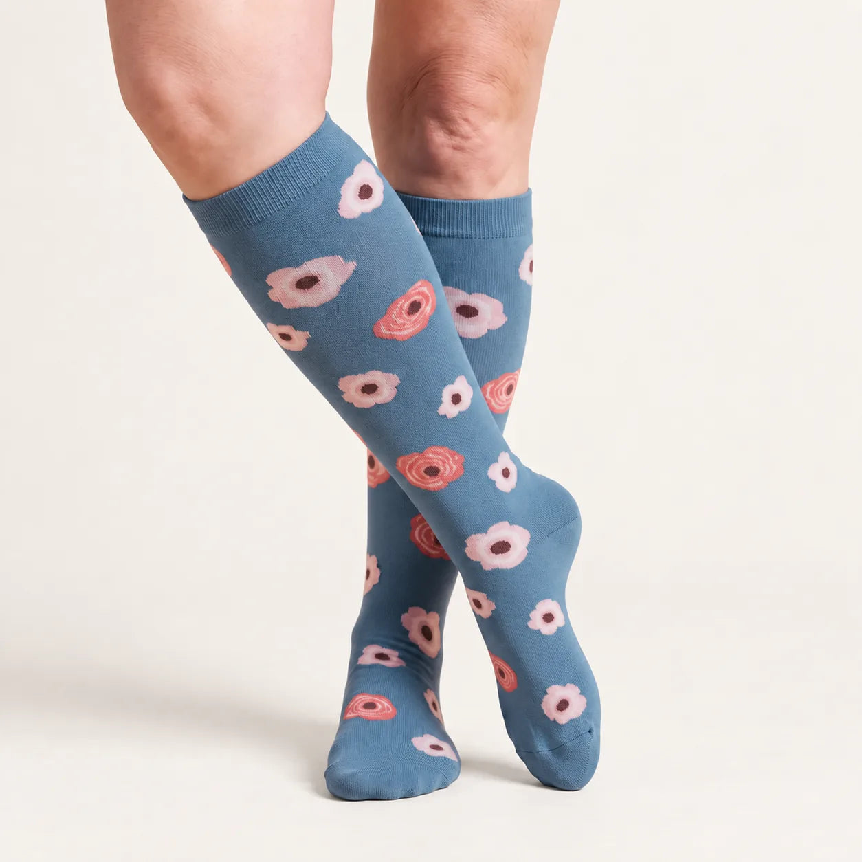 Lovelle Lift compression socks in the Blue Bloom design